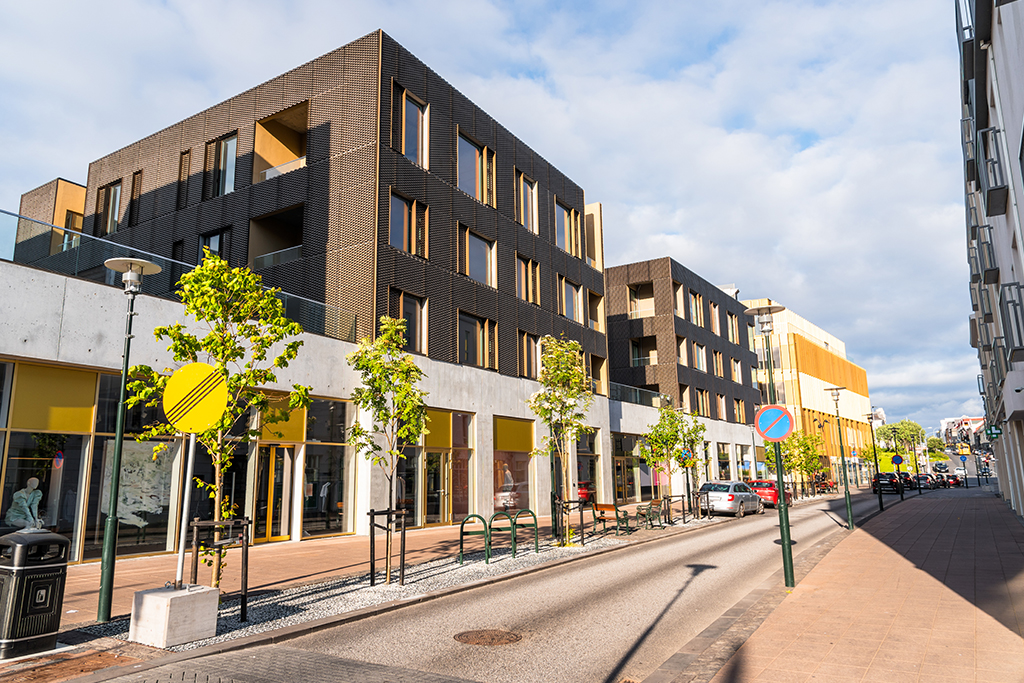 Explore_the_Benefits_of_Mixed-Use_Buildings_to_Enhance_Communities